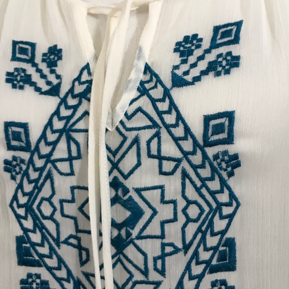 Embroidered top - Picture 5 of 6