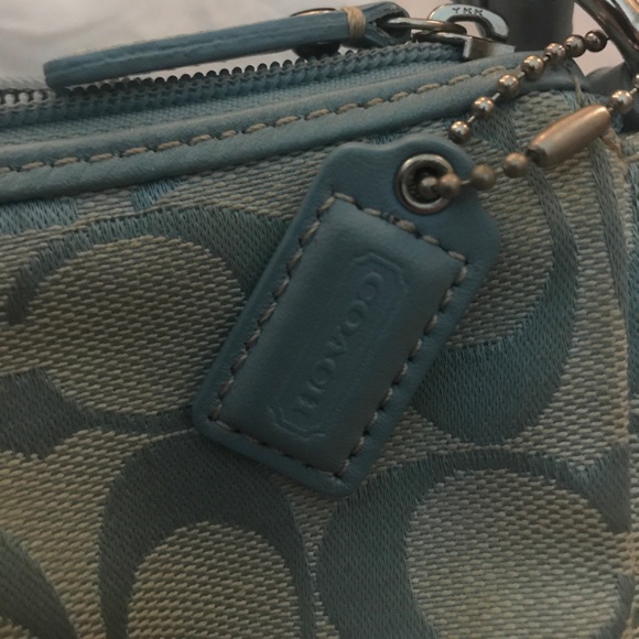 ❌SOLD❌Coach Purse light blue cloth - Picture 4 of 5
