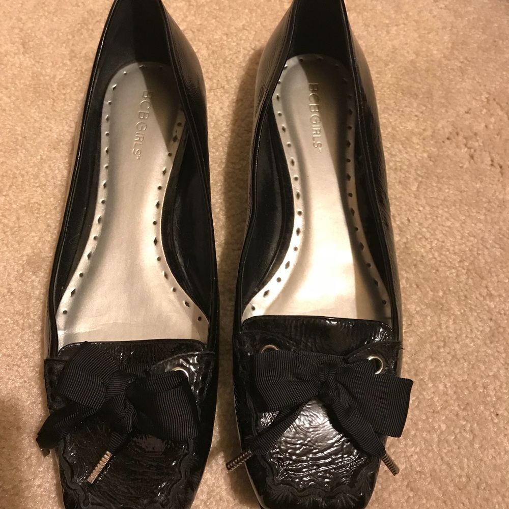 BCBG bow flats