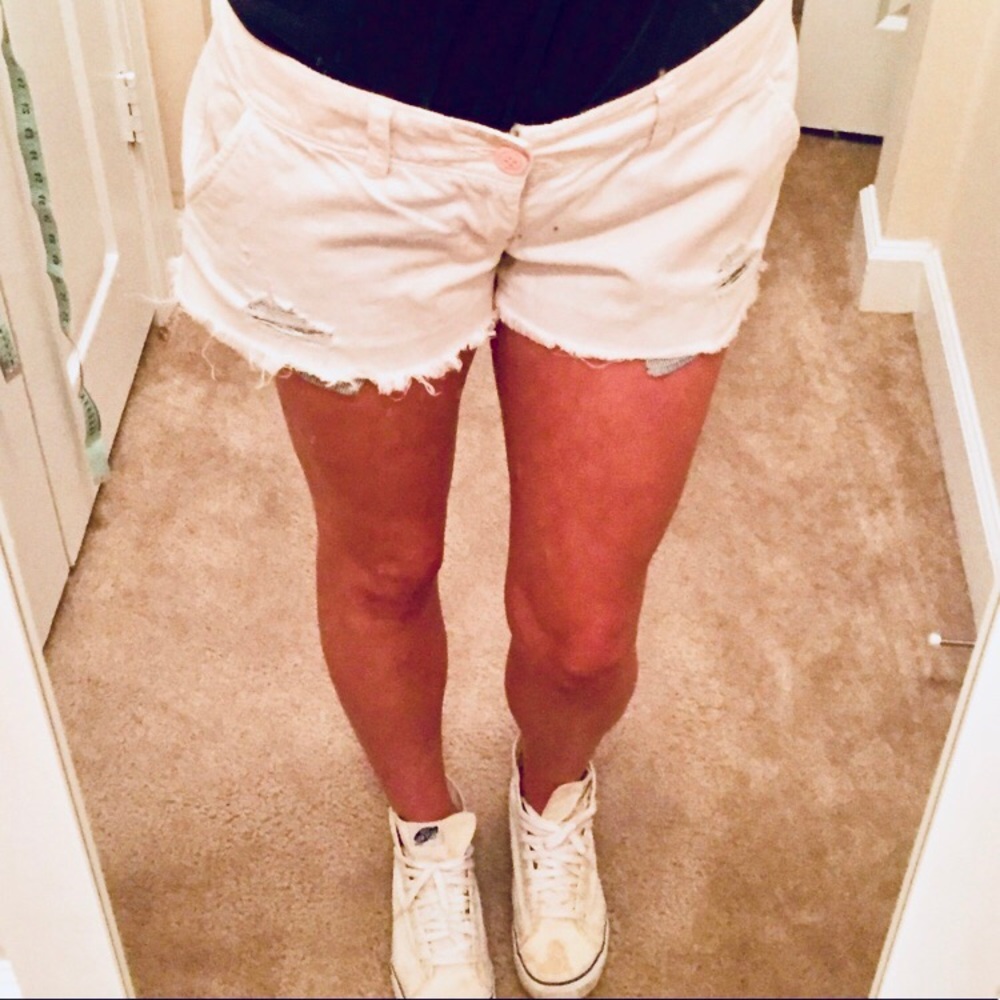 🏄🏼‍♀️ #AE distressed cut off shorts