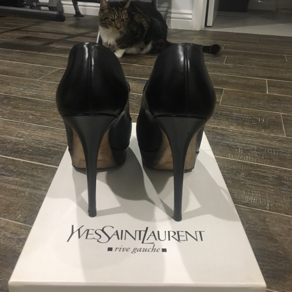 Yves Saint Laurent Lauren 100 Pump - Picture 2 of 3