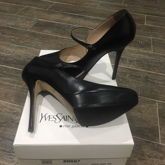 Yves Saint Laurent Lauren 100 Pump - Picture 3 of 3