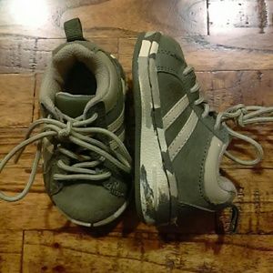 Children's Place toddler sneakers