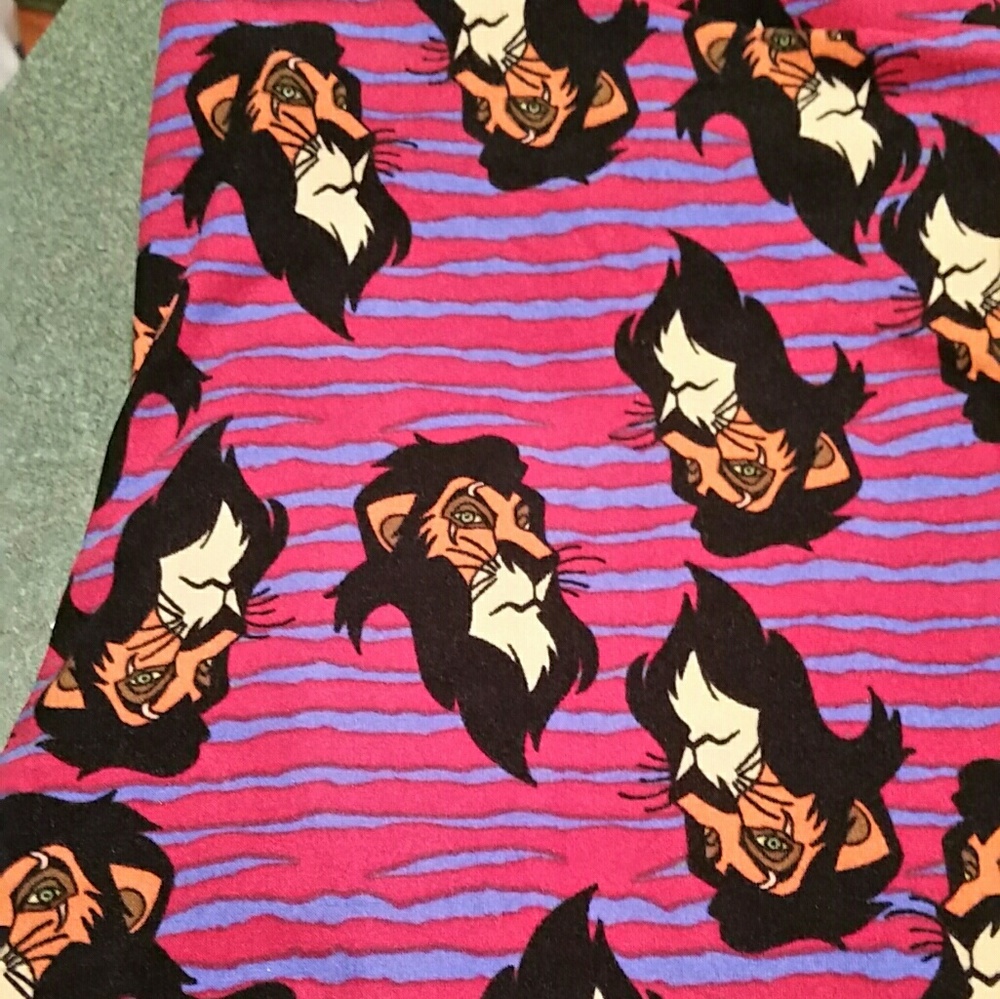 LULAROE DISNEY VILLAIN SCAR LEGGINGS SIZE OS