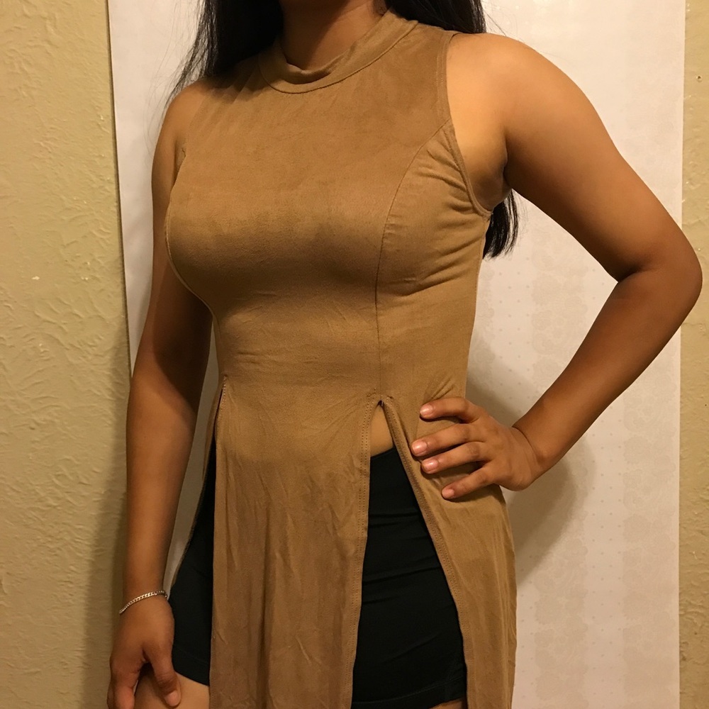 Top - Picture 2 of 4