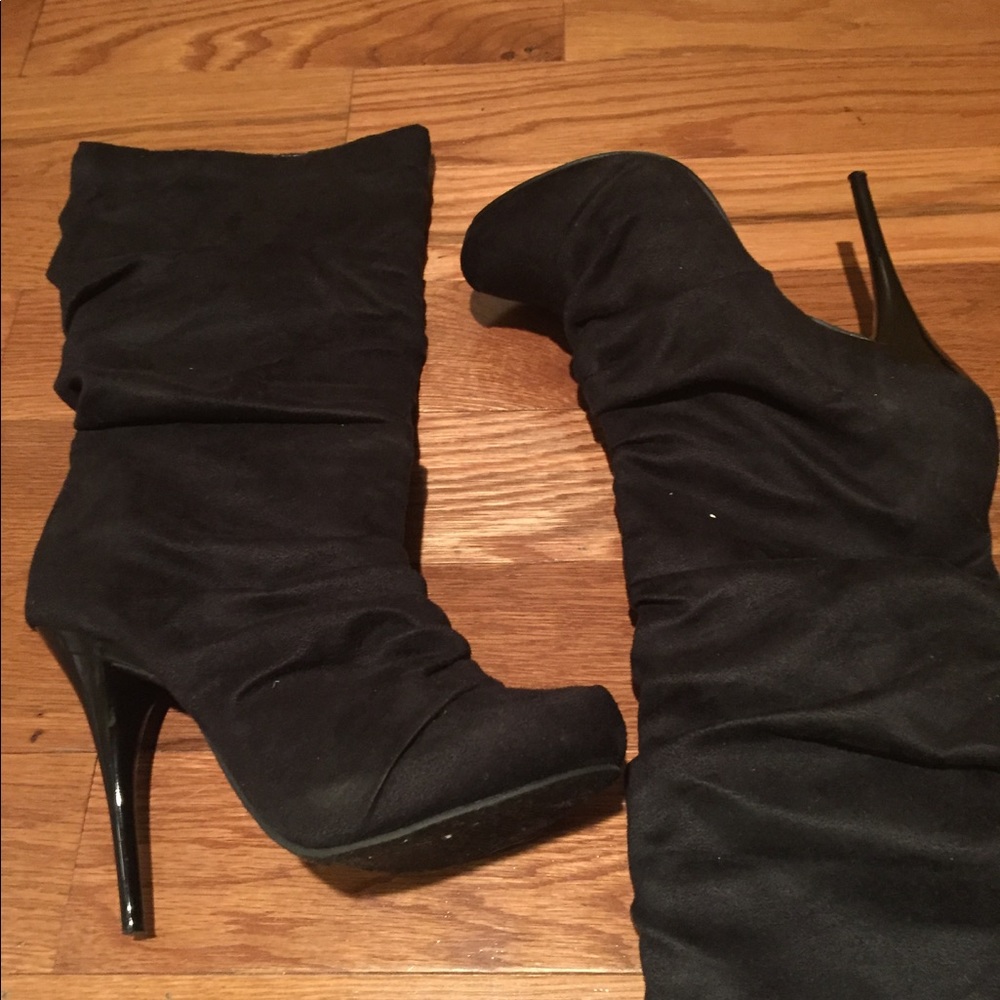 Gorgeous Black Boots!!!