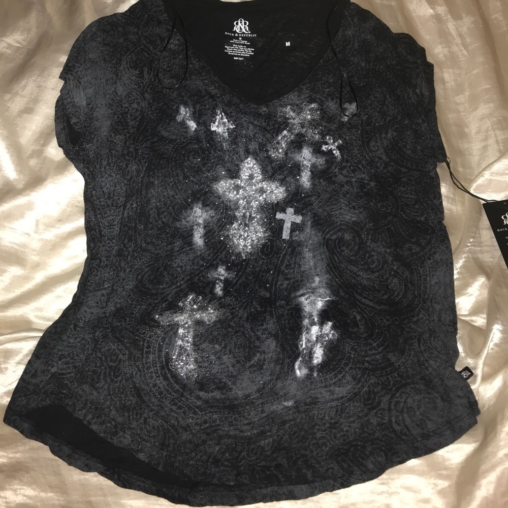 Never worn Rock & Republic Tee