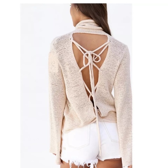 Knitted turtleneck w/laced up back & bell sleeves - Picture 4 of 7