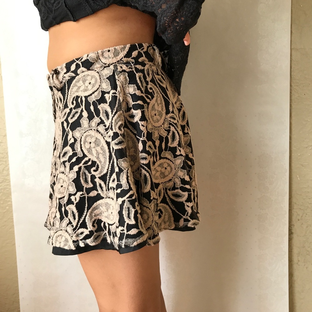 Shorts - Picture 4 of 4