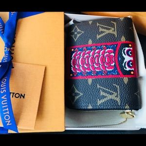 Brand new authentic Louis Vuitton kabuki zip