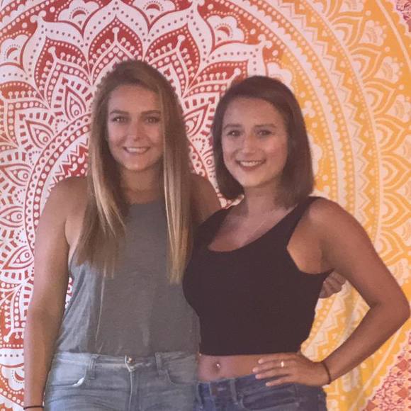 Meet your Posher, Laura - Picture 1 of 1