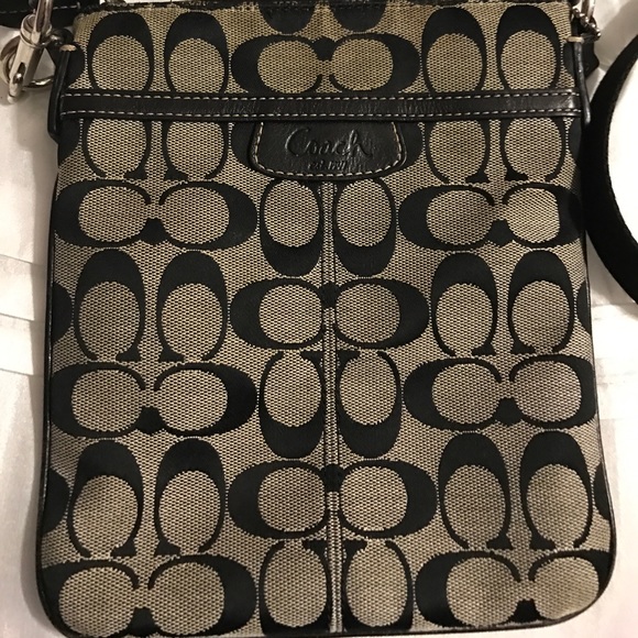 Coach Crossbody - Picture 3 of 4