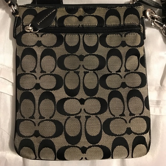 Coach Crossbody - Picture 4 of 4