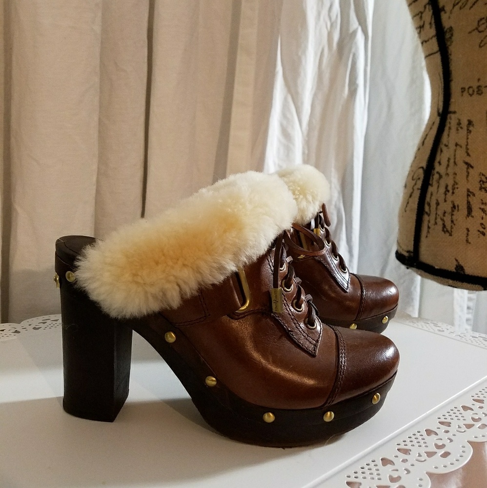 NWOT Vince Camuto clogs