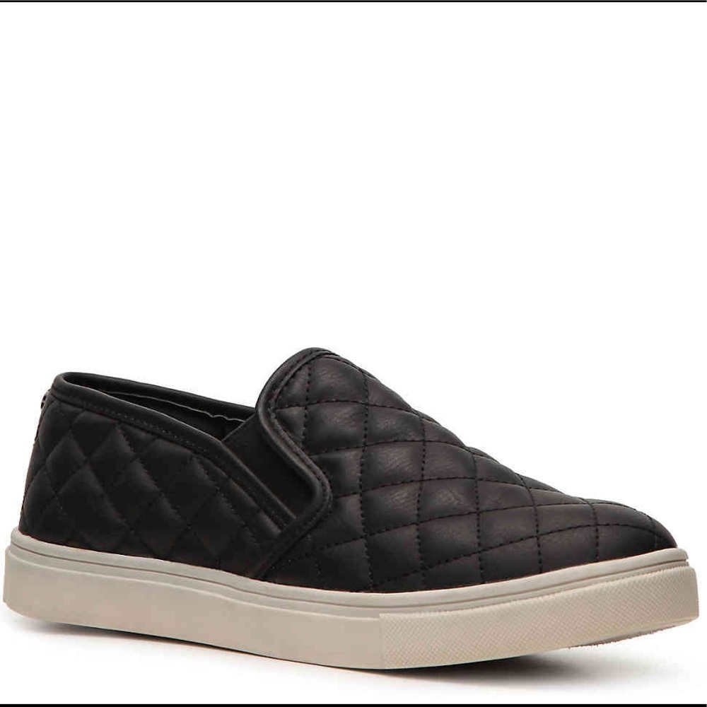 Steve Madden LIGHTLY WORN size 7 sneakers!