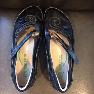 Black leather and suede Naot Matai shoes, 39