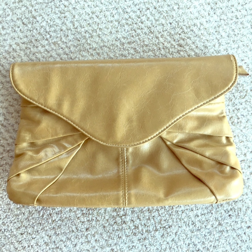 Vintage vegan clutch