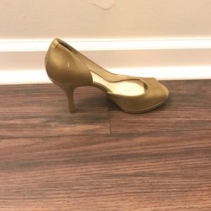 Size 6 Via Spiga metallic heels