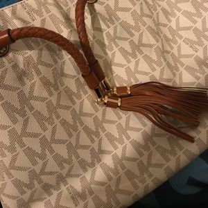 Michael Kors hand bag