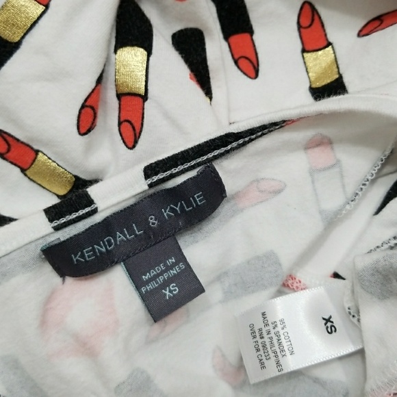 K&K Kendall & Kylie Crops Lipstick top - Picture 4 of 4