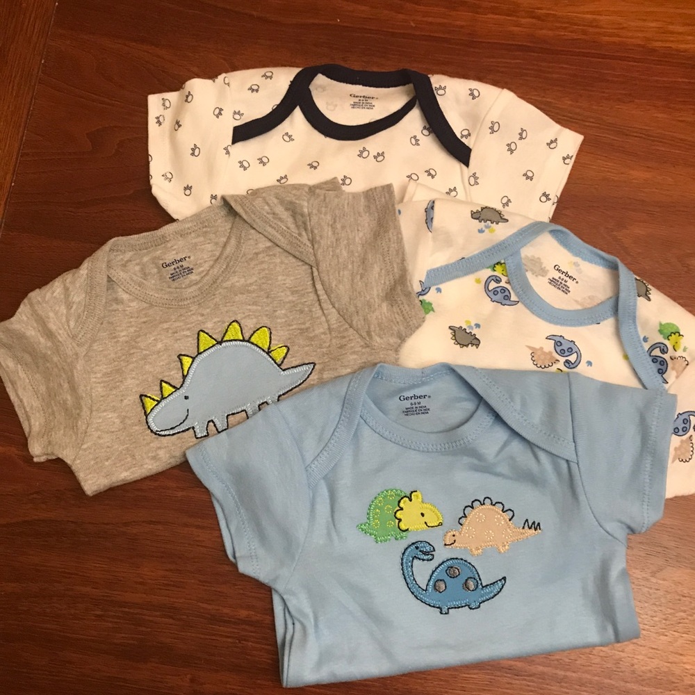 SALE! $6 IF bundled! Carter's onsie bundle