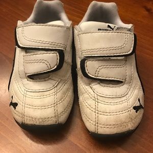 Puma boy size 7 white and black sneaker