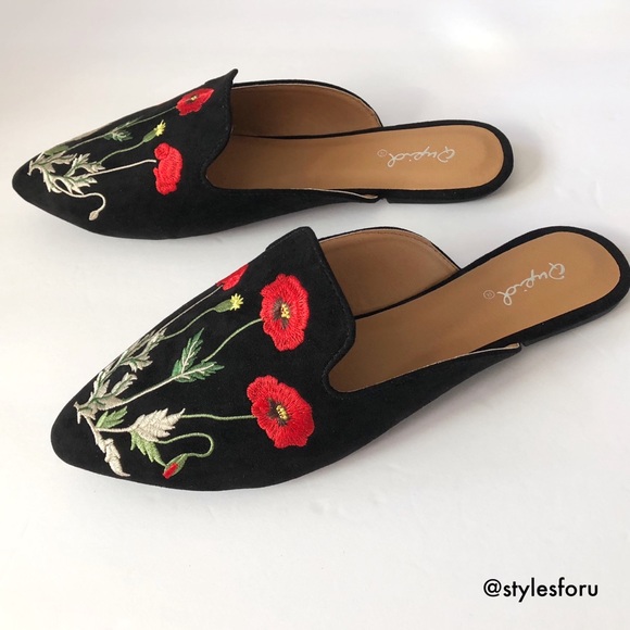 1 left!!! NWT. Black floral loafers - Picture 2 of 4