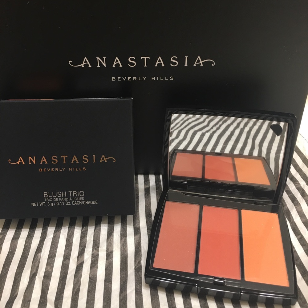 🍑 ABH Peachy Love Blush Trio 🍑