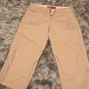 Beige Guess Capris