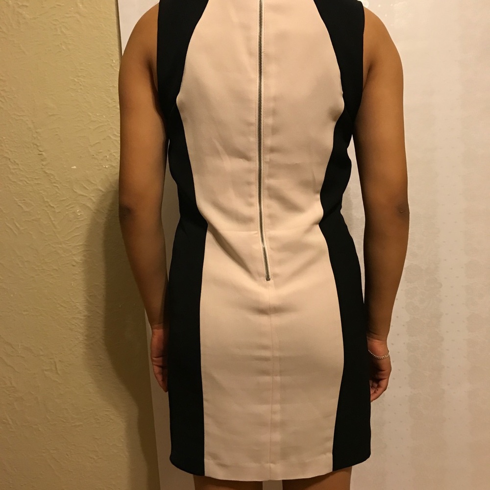 Formal dress - Picture 2 of 4