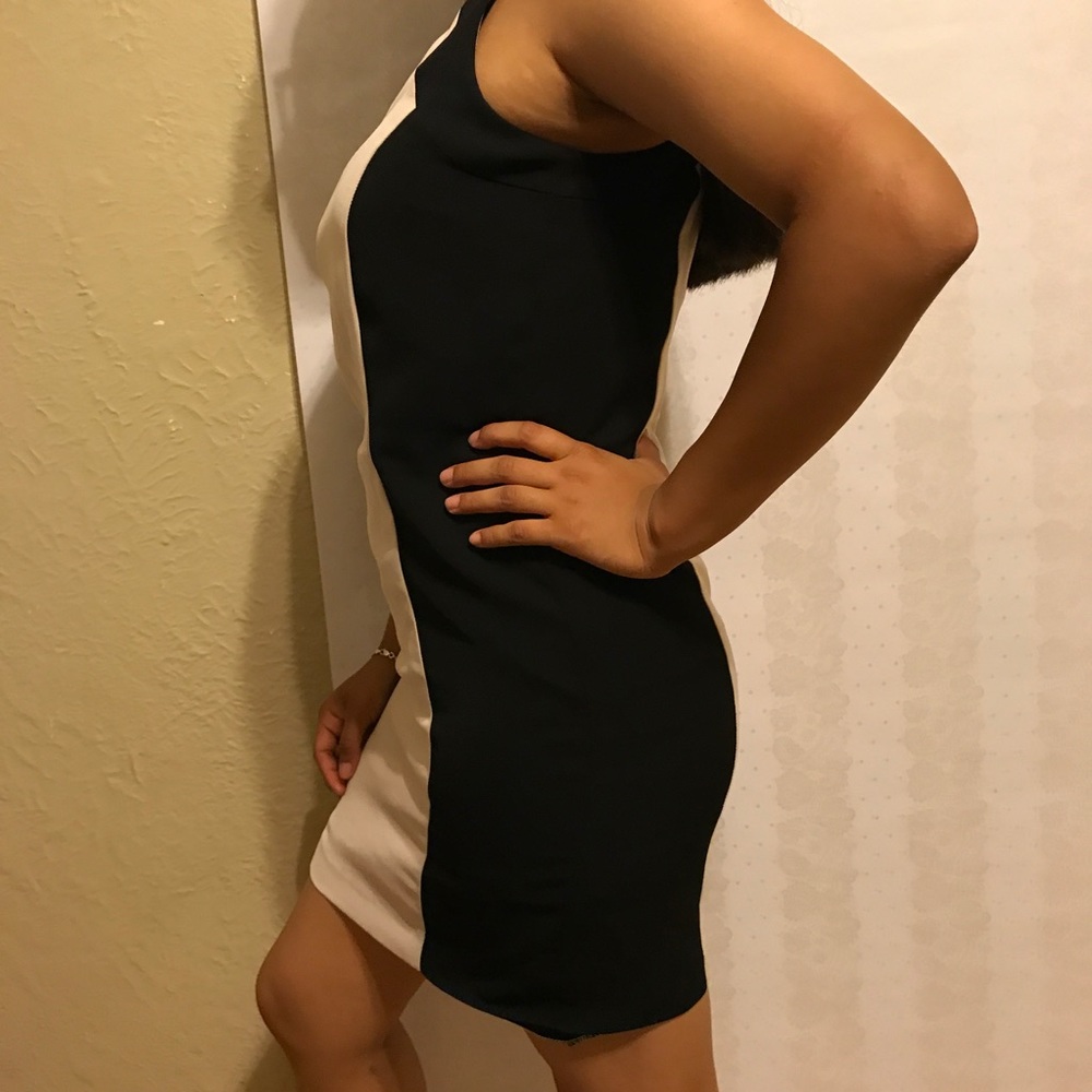 Formal dress - Picture 3 of 4