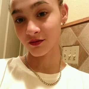 Meet your Posher, Eduardo