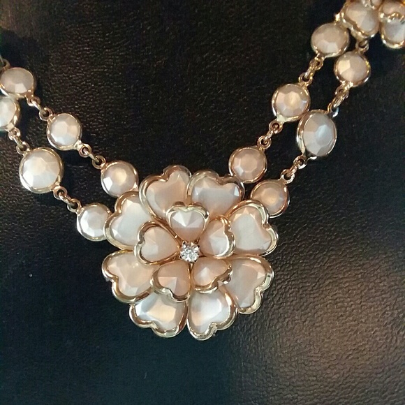 Statement White Necklace - Picture 2 of 2