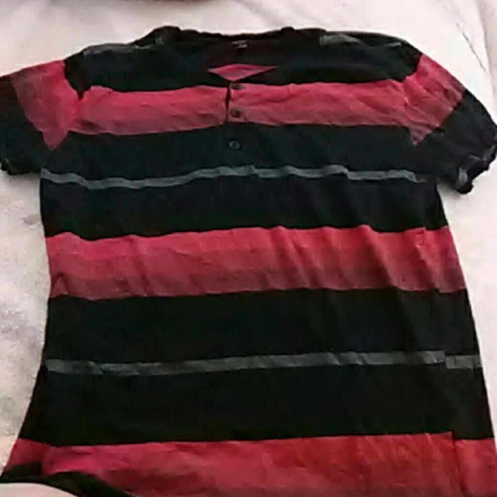 Mens Rue 21 tshirt