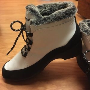 Weatherproof Women’s Vintage Booties