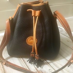 DOONEY AND BOURKE VINTAGE Leather Bucket Bag!❤️