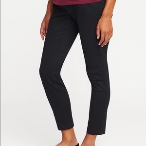 Old Navy Maternity Dress pants. Small.