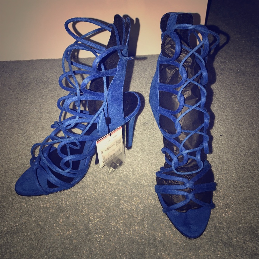 NWT ZARA Lace up pump