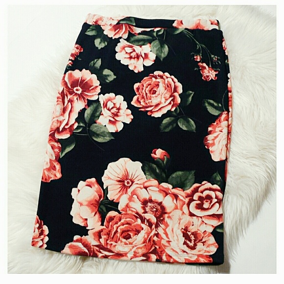 💋Floral Print Pencil Skirt - Picture 3 of 5