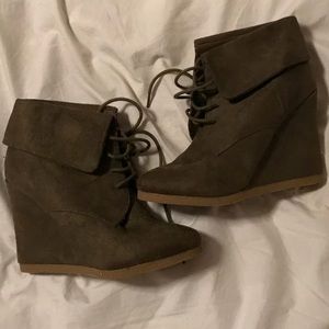 EUC Lace up wedge booties
