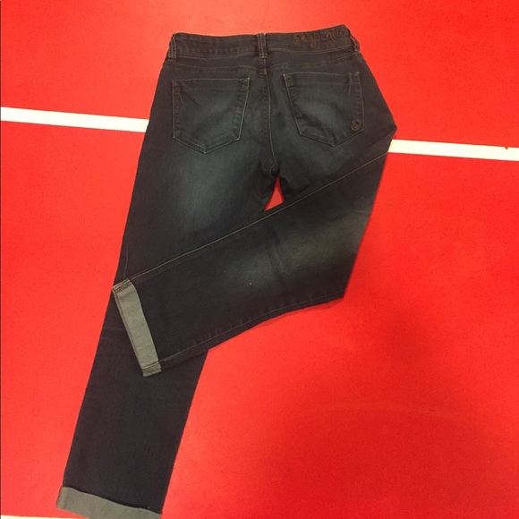 Dark wash capris - Picture 3 of 3