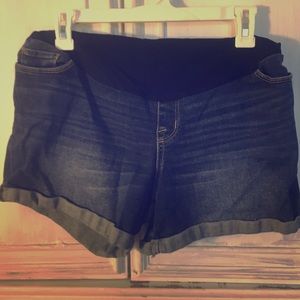 Liz Lange Maternity Shorts. Small.