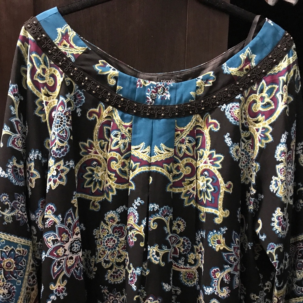 XL Nicole by Nicole Miller Blouse. Multi-colors