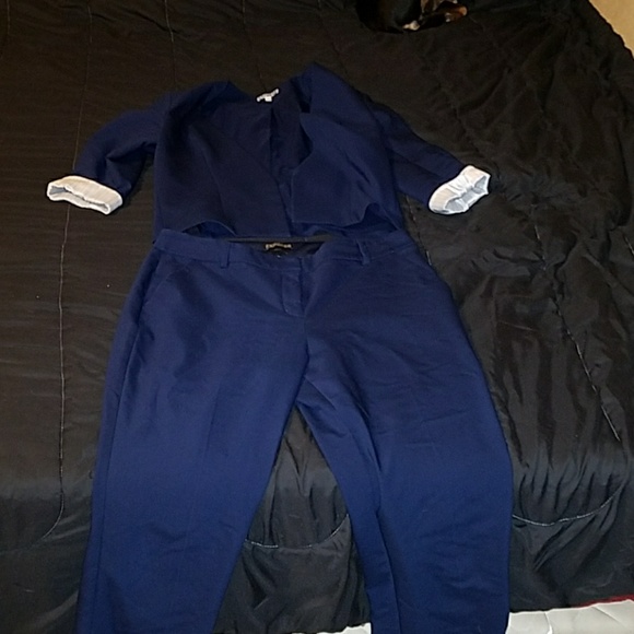 Blue suit - Picture 2 of 6