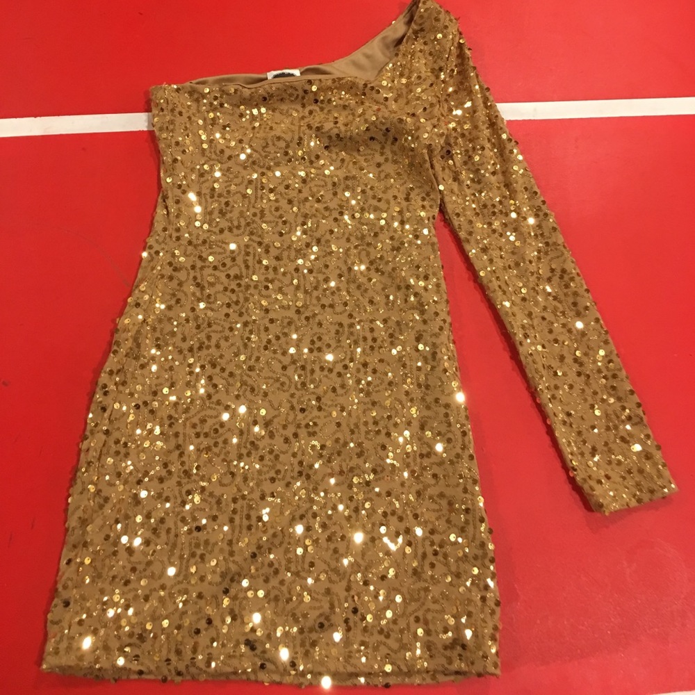 Gold dress!