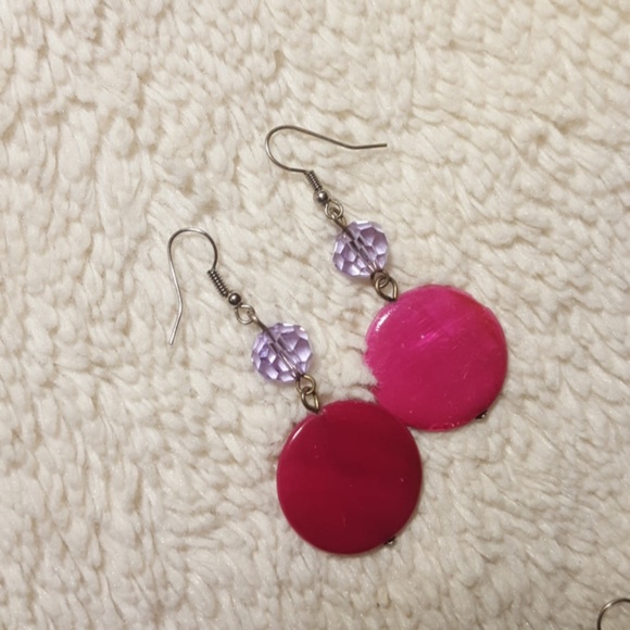 *FREE W ANY BUNDLE!!* 2 pairs of earrings! - Picture 3 of 7
