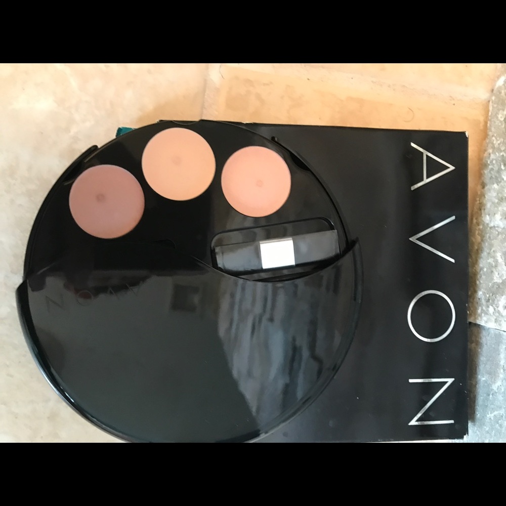 NIB Avon gorgeous fall eye, cheek, lip palette.