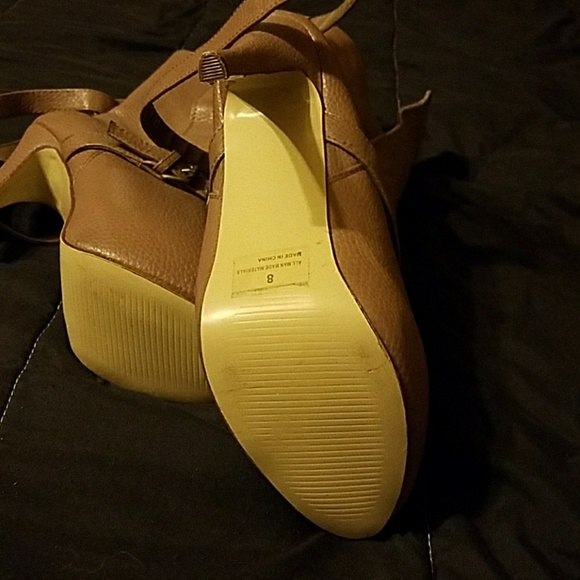 Boots - Picture 3 of 3