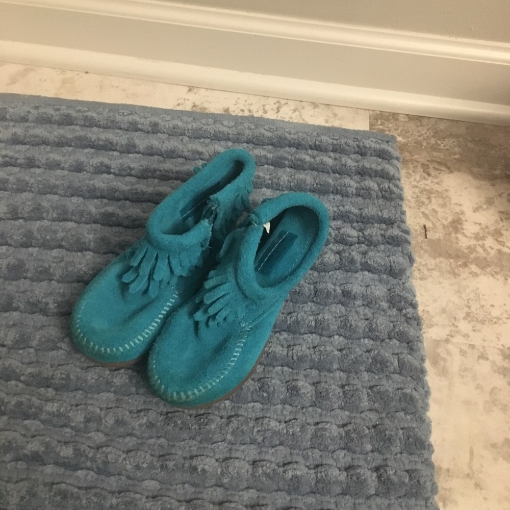 Kids Minnetonka boots