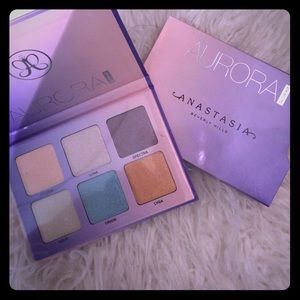 Brand New Anastasia Aurora glow kit